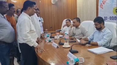 କାମାକ୍ଷାନଗର: କାଦୁଆ ଗାଁ ଧାନ ମଣ୍ଡିରୁ ଉଠୁନି ଧାନ ଚାଷୀ ଜିଲାପାଳ ଈଶ୍ୱର ଆଶିଷ ପାଟିଲଙ୍କୁ କଲେ ଅଭିଯୋଗ