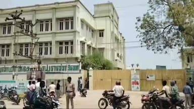 தூத்துக்குடி: எட்டையாபுரம் சாலையில் டயாபர் தயாரிக்கும் குடோனில் மூலப்பொருட்கள் தேக்கி வைக்கப்பட்ட பகுதியில் திடீரென தீ விபத்து