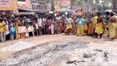 புதுக்கோட்டை: திருவப்பூர் முத்துமாரியம்மன் கோவில் திருவிழாவை முன்னிட்டு விரதம் இருந்த பக்தர்கள் பூக்குழி இறங்கி நேர்த்திக்கடன் செலுத்தினர்