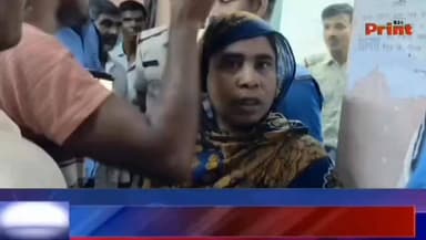 লালগোলায় ভাঙন কবলিতদের জমি দখল ও রাস্তা ঘিরে BDO অফিসে তীব্র উত্তেজনা, আশ্বাস প্রশাসনের।