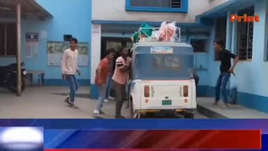 বিদ্যুৎ বিভাগের কাজ চলাকালীন খুঁটি ভেঙে পড়ে ভিক্ষুক মহিলা গুরুতর জ!খ!ম, ভগবানগোলায় চা!ঞ্চ!ল্য।