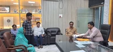 आम जनता से मुलाकात