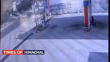 देहरा: एनएच-503 पर दो कारों की आमने-सामने टक्कर, दो महिलाएं सहित तीन घायल , सीसीटीवी में कैद हुई घटना
#timesofhimachal ...