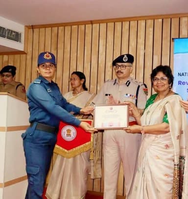 अंतरराष्ट्रीय महिला दिवस पर सांचौर की दो महिला कांस्टेबल सम्मानित
अंतरराष्ट्रीय महिला दिवस के अवसर पर जयपुर में आयोजित ...