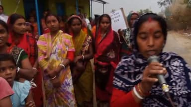 গ্রামের মদ কি বন্ধ করতে হবে জয়পুরের বিভিন্ন এলাকায় প্রতিবাদ মিছিল মহিলাদের।