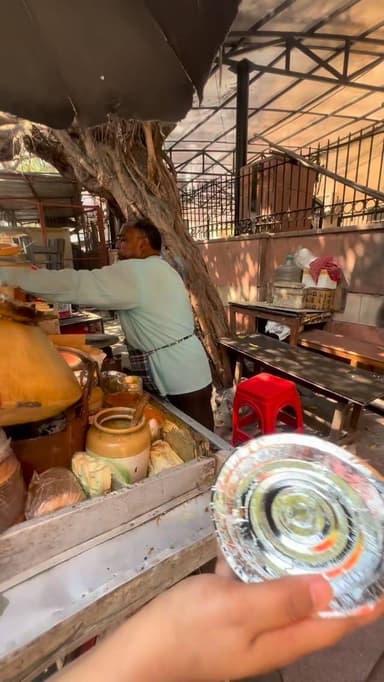 Bakchod Chole kulche wale
#cholekulche #delhifood #streetfood #daryaganj #foodreels