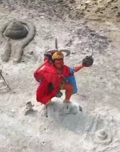 परबत्ता: अगुआनी-सुल्तानगंज गंगा धारा में उभरे टापू पर दिखी बजरंगबली की प्रतिमा, आस्था और कौतूहल का विषय