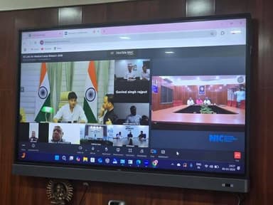 रोटरी रीजनल मेडिकल मिशन की तैयारियों की समीक्षा
केंद्रीय संचार मंत्री सिंधिया ने वीडियो कॉन्फ्रेंसिंग के माध्यम से दिए आ...