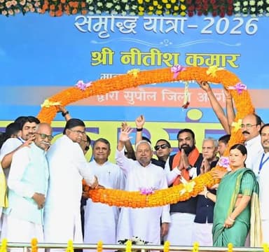 📍 सुपौल में #समृद्धि_यात्रा के दौरान मुख्यमंत्री नीतीश कुमार के साथ उपमुख्यमंत्री सम्राट चौधरी, मंत्री विजय चौधरी, मंत्र...