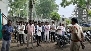 ఏటూరునాగారం: మైనర్లకు వాహనాలిస్తే చర్యలు: SI మహేశ్