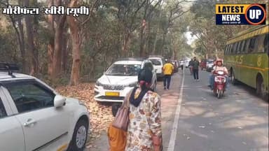 गौरीफंटा बॉर्डर का मुख्य द्वार बना अवैध टैक्सी स्टैंड
-टैक्सियों को लेकर आए दिन होता है विवाद
टैक्सी गाड़ी से धोई जाती...