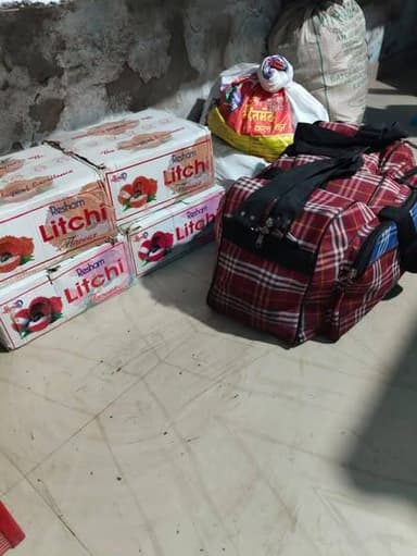 किशनगंज टेढ़ागाछ पुलिस ने पकड़ी नेपाली शराब: टेंपो से 431 बोतल बरामद, दो तस्कर गिरफ्तार; पुलिस नेटवर्क खंगालने में जुटी।...