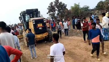 प्रतापपुर के अनंतपुर में दर्दनाक सड़क हादसा रोडर मशीन के चपेट में आने से एक व्यक्ति की मौके पर मौ@त.