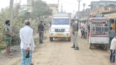 सड़क हत्शे में 48 वर्षीय रुको देवी की मौत निमारंग निवासी बिरजू साव की पत्नी के रूप में हुई है। अवैध बालू उठाव पर सबाल