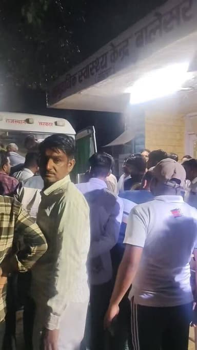 जोधपुर के सेखाला गांव में बाईक रात के समय बैल से जाकर टकराई, बाईक सवार दो घायल ,प्राथमिक उपचार के बाद जोधपुर रैफर