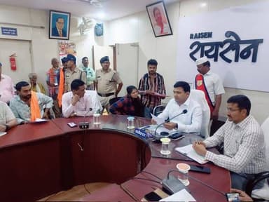 जनसुनवाई में कलेक्टर श्री विश्वकर्मा ने नागरिकों की समस्याओं का किया निराकरण
–––
–––
कलेक्ट्रेट सभाकक्ष में आयोजित जनस...