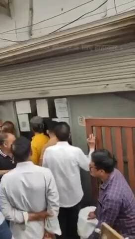 #लखनऊ में गैस सिलेंडर के लिए हाहाकार
भड़के एक युवक ने दी भद्दी भद्दी गालियां