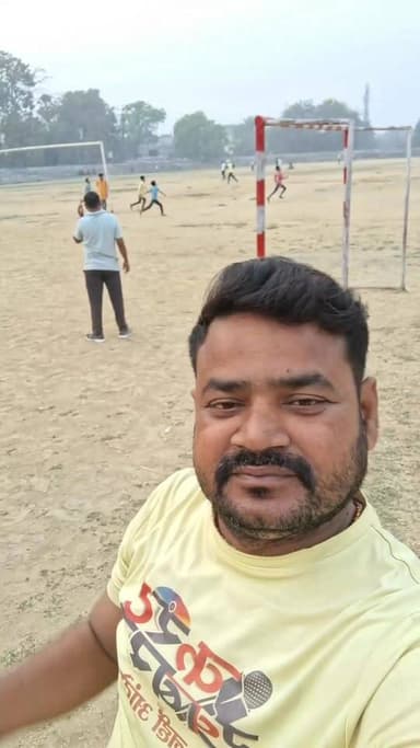 जिंदगी प्यार का गीत है।