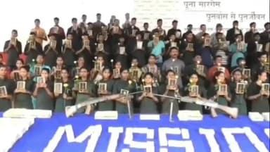 వెంకటాపురం: మావోయిస్టుల లొంగుబాటు.. భారీ నగదు సీజ్!