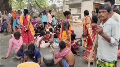 বোলপুর-শ্রীনিকেতন: মির্জাপুরে আদিবাসী যুবককে মারধরের অভিযোগে পথ অবরোধ, উত্তেজনা এলাকায়