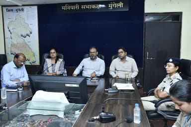 कलेक्टर श्री कुन्दन कुमार ने गैस एजेंसी और पेट्रोल पंप संचालकों की ली बैठक, आपूर्ति व्यवस्था की समीक्षा की
कलेक्टर ने अ...