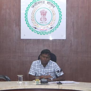 सूरजपुर कलेक्टर श्री एस. जयवर्धन ने घरेलू गैस आपूर्ति की समीक्षा बैठक लेकर स्पष्ट किया कि जिले में गैस सिलेंडरों की पर्य...