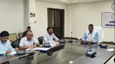 बलौदाबाज़ार: जिले में LPG गैस की पर्याप्त उपलब्धता, आपूर्ति व्यवस्था पर सतत निगरानी के निर्देश, कलेक्टर ने LPG वितरकों के साथ की बैठक