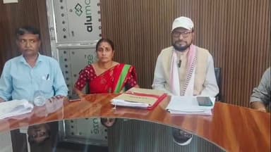 কৈলাশহর: কৈলাসহর গৌরনগর পঞ্চায়েত সমিতির হল ঘরে একটি সাংবাদিক সম্মেলন অনুষ্ঠিত হয়