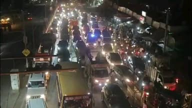 मुरैना नगर: मुरैना में शादी की रात ट्रैफिक जाम: बैरियर चौराहे से मुरैना गांव तक दूल्हे-बाराती फंसे, वीडियो वायरल