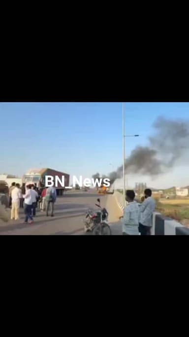 बहरोड़ दहमी फ्लाइओवर पर कन्टेनर में लगी आग,दमकल कर्मियों ने पाया कड़ी मशक्कत के बाद आग पर काबू
आगजनी की घटना को देखते हुए ...