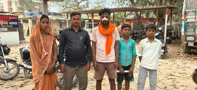 बिहिया थाना क्षेत्र के कटेया पंचायत के के समरदह गांव में मंगलवार देर रात हथियारबंद बदमाशों ने एक घर में घुसकर चोरी की वा...