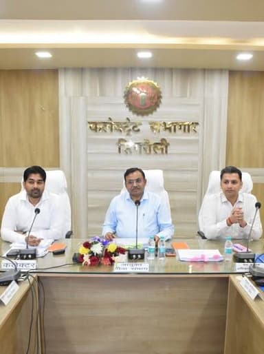 अधिकारी जन हित के कार्य संवेदनशीलता और जिम्मेदारी से करेः-कमिश्नर
जन कल्याण के कार्यो में लापरवाही सहन नही की जायेंगीः-क...