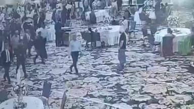 जम्मू में पूर्व मुख्यमंत्री Farooq Abdullah पर शादी समारोह में फायरिंग, बाल-बाल बचे; हमलावर गिरफ्तार
#FarooqAbdullah
#Ja...