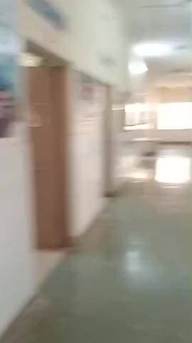 patola ka hospital hai usmein samay se staff nahin a rahe hain apni Marji se a rahe hain