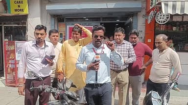 #haridwar : गैस की किल्लत की अफ़वाह के बाद गैस एजेंसियों के कार्यालयों पर लगी बुकिंग करने के लिए भारी भीड़, सरवर हुआ डाउ...