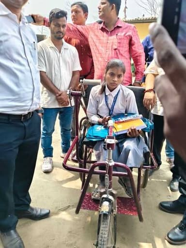 गोपालगंज: सोशल मीडिया पर गुहार के बाद , जिला प्रशासन ने दिव्यांग छात्रा सोनी कुमारी को मिली ट्राईसाइकिल
गोपालगंज। मानवत...