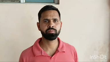 शिकारपुर: शिकारपुर थाना क्षेत्र के गांव खंडवाया निवासी युवक ने चाचा और ताऊ पर खेत पर मेढ़ लगाने का आरोप लगाया