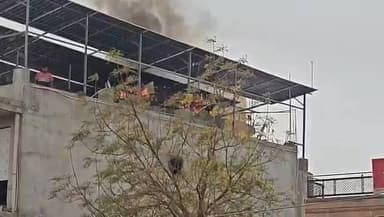 न्यू बस स्टैंड ओसियां पर महादेव मिष्ठान भंडार के दूसरे फ्लोर में लगी आ*ग
मौके पर मौजूद लोगों और दमकल की सहायता से पाया आ...