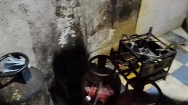 जांजगीर-चांपा में खाद्य विभाग की बड़ी कार्रवाई! घरेलू गैस सिलेंडर के दुरुपयोग पर कई होटलों में छापेमारी
#JanjgirChampa
#...