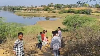 ગરબાડા: દાહોદ જિલ્લાના ગરબાડા તાલુકાના મીનાક્યાર ગામે વૃદ્ધ મહિલા પર દીપડાનો હુમલો કર્યો