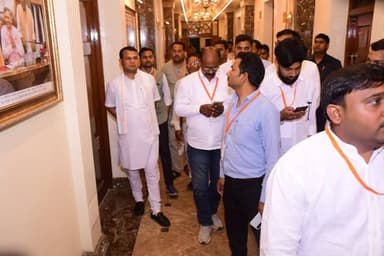 जगदीशपुर के पत्रकारों ने देखा लोकतंत्र का केंद्र, विधायक सुरेश पासी ने कराया विधानसभा भ्रमण
लखनऊ
जगदीशपुर क्षेत्र के व...