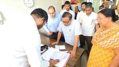 गोहाना के सिविल अस्पताल में DC सोनीपत सुशील सारवान ने किया ओचक निरीक्षण, लोगों के लिए डॉक्टर को दिया बड़ा आदेश....