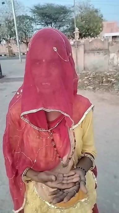 #भोपालगढ़ पुलिस थाने में एक और भो*पी का खुलासा हुआ,महिला ने बताई भो*पी की कर*तूस!!! जुटा चोरी का आ*रोप!! #bhopalgarh #jod...