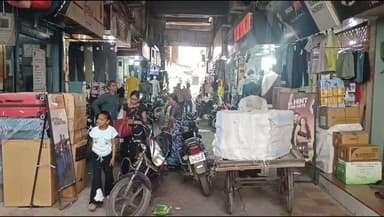 गुजराती समाज मार्केट में बीच मार्ग में वाहन लगा रहे हैं लोग जिम्मेदार नहीं दे रहे ध्यान #reel #burhanpur #mohandhakle