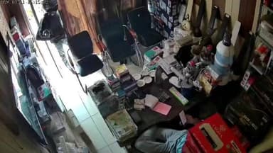 आ भादरा है प्रधान...उर धोली दोपहारी मिक्सर चोरी हो जावे..
घटना सीसीटीवी में कैद #bhadra