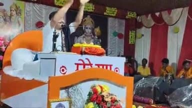 ठाकुरगंगटी: ठाकुर गंगटी प्रखंड के कूरपट्टी रखाटाढ़ मैदान रामकथा में गुरुवार रात उमड़ी श्रद्धालुओं की भीड़