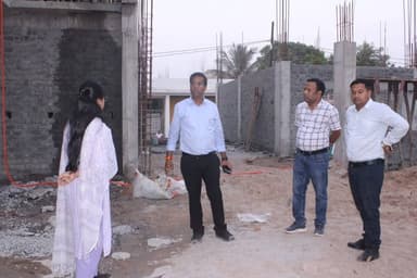 कलेक्टर एवं जिला दंडाधिकारी डॉ. संजय कन्नौजे ने बिलाईगढ़ के बंगलाभाठा में निर्माणाधीन एसडीएम एवं तहसील कार्यालय भवन का न...