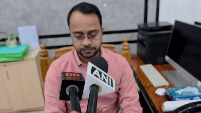 सारण जिला में एलपीजी की उपलब्धता के बारे में जानकारी देते हुये जिलाधिकारी श्री वैभव श्रीवास्तव
#LPGSupply
#saran
#chap...