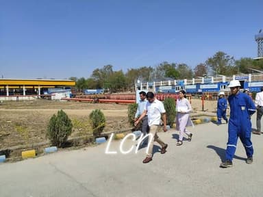 जिला कलेक्टर नमित मेहता ने साकरोदा स्थित बीपीसीएल गैस प्लांट का किया निरीक्षण, आपूर्ति व्यवस्था की समीक्षा
उदयपुर। जिले...