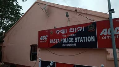 #ଏହି_ଭଳି_ହୋଇଛି_ବସ୍ତା_ଥାନା_ର_ମରାମତି_କାମ ।
#କାନ୍ଥରେ_ବରଗଛ_ହେଇଛି_ତାହିରି_ଉପରେ_ମରାଯାଇଛି_ରଙ୍ଗ।
#ଏଥିରେ_କାହାର_ଅଧିକ_ଲାଭ
#mahimat...